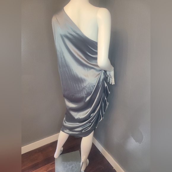 Dress - Picture 2 of 5